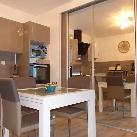 L'aquarium Hotel apartamentowy 3*